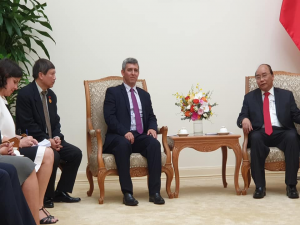 Primer ministro de Vietnam recibe a Ministro de Comunicaciones de Cuba